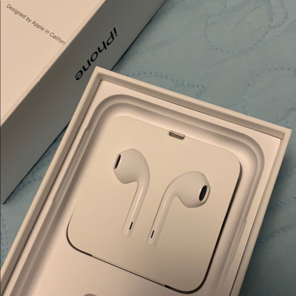 Apple EarPods - SOLD
